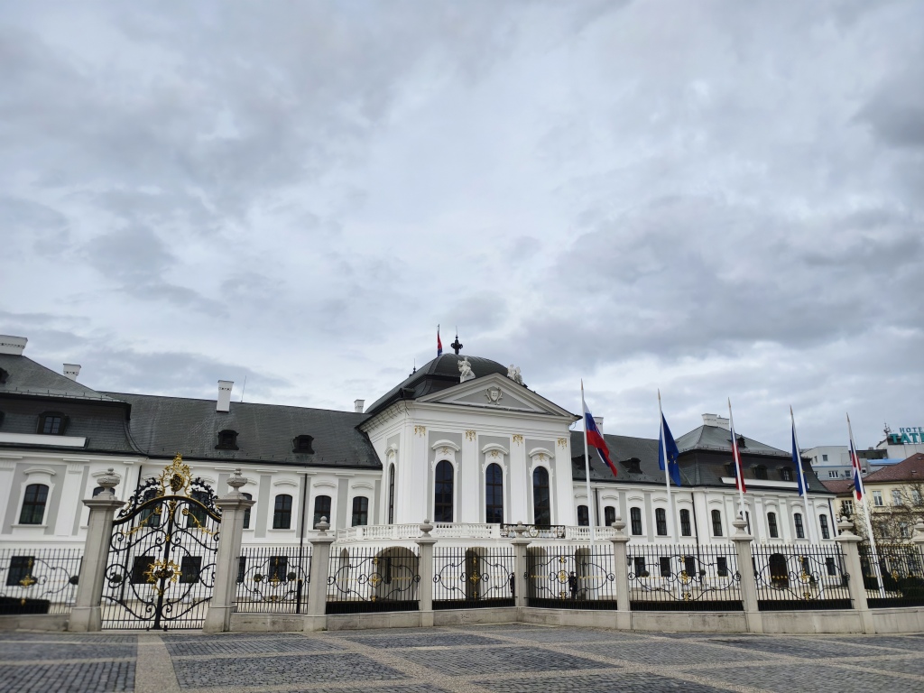 斯洛伐克布拉迪斯拉发州：四面相绘地域美，历史人文满溢魅力